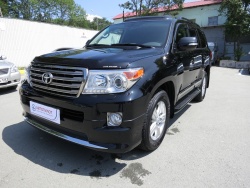    Toyota Land Cruiser 200