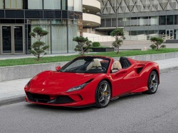 Прокат и аренда Ferrari F8 Spyder
